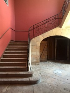 escalier-hotel-chez-gervais